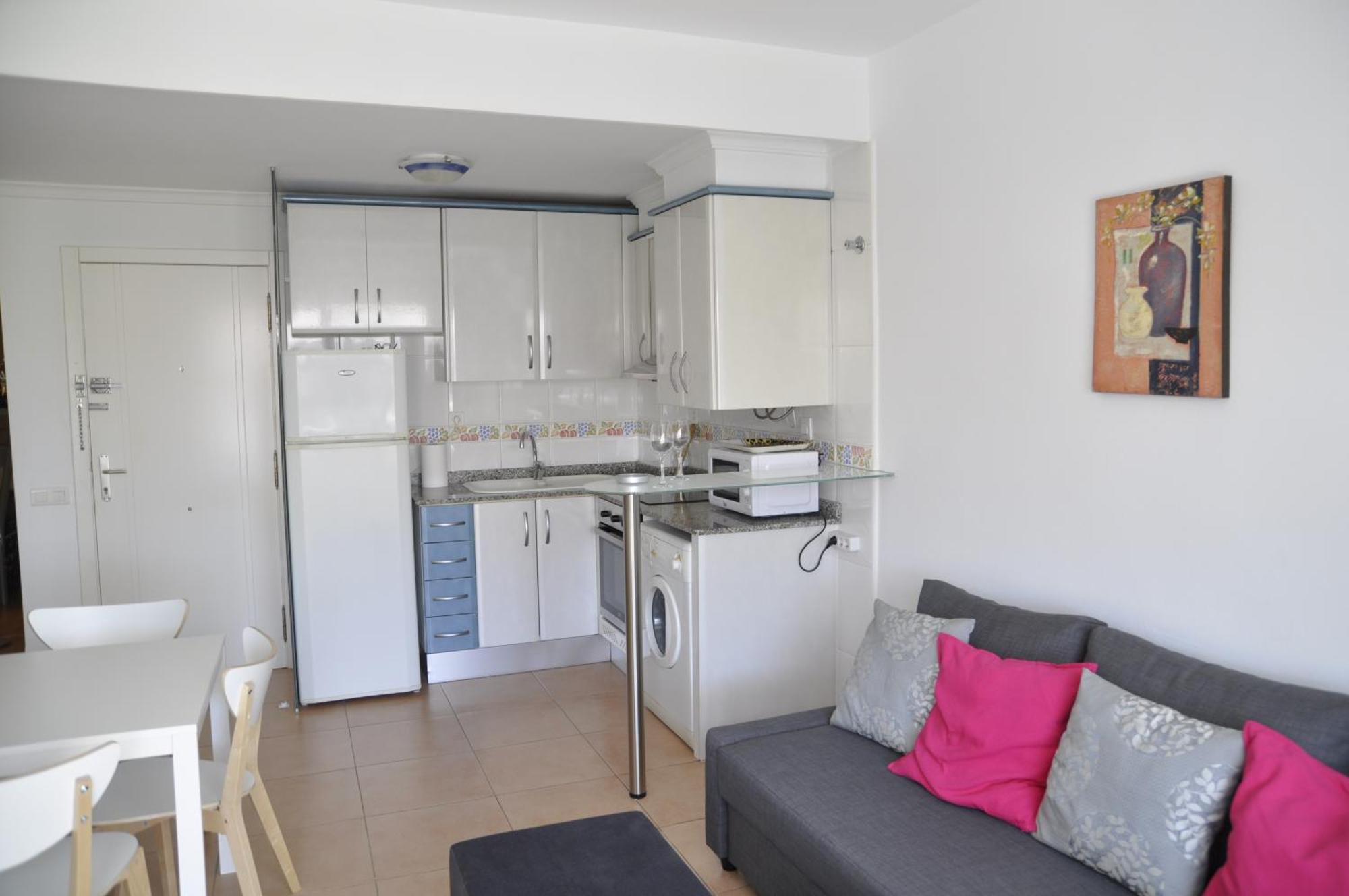 Apartamento Estrella Blanca I, 2 Dormitorios, By Bookindenia